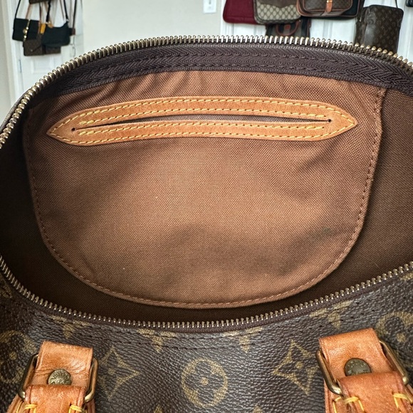 Louis Vuitton Monogram Speedy 30 - Picture 12 of 16